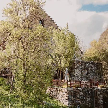 Chambre Ou Gite Dans Une Maison De Montagne - De Suzon A Zelie Entraigues  Exterior photo