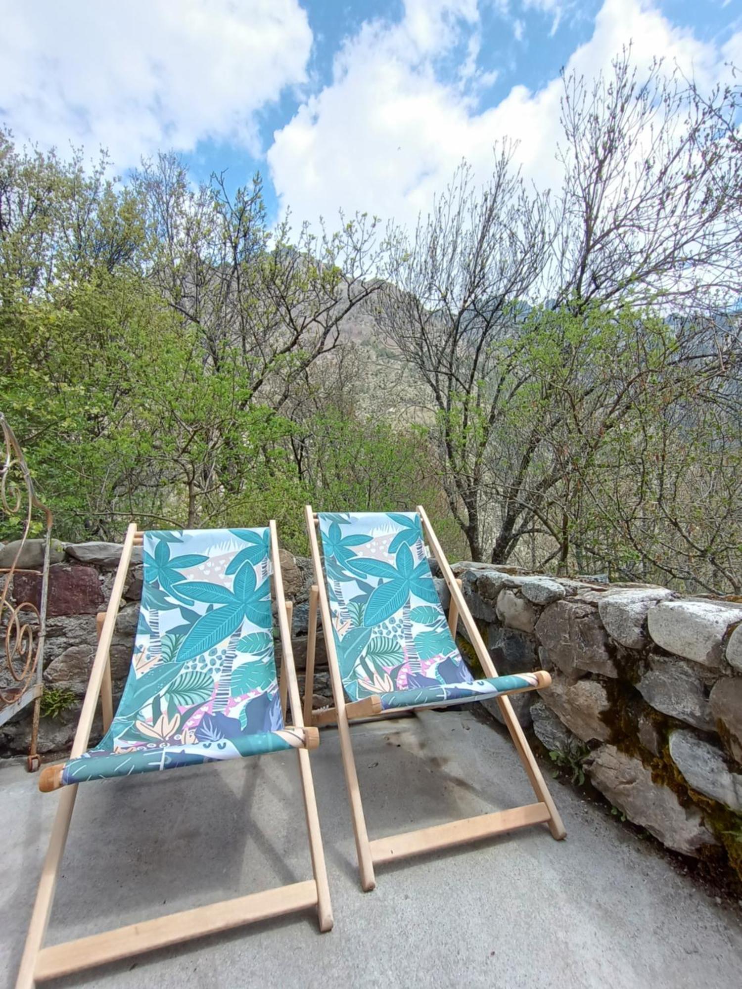 Ou Dans Maison De Montagne Entraigues (Isere)